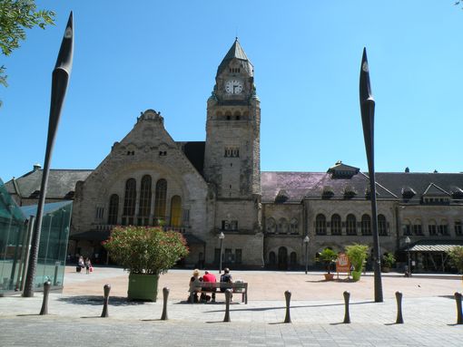  la gare et sa grosse horloge